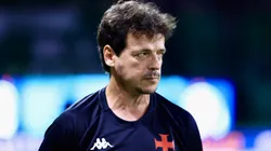 Fernando Diniz durante partida do Vasco no Brasileirão Betano - Foto: Marcello Zambrana/AGIF