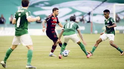 Flamengo e Palmeiras em partida pelo Brasileirão 2025 no Allianz Parque