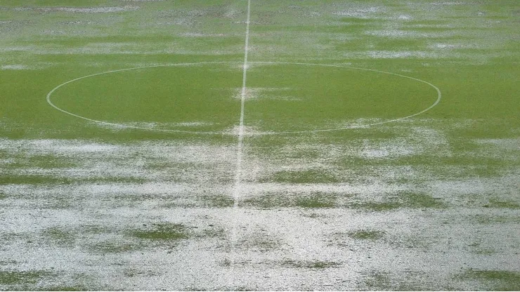 Maracanã durante chuva intensa. Foto: Pedro Martins/AGIF