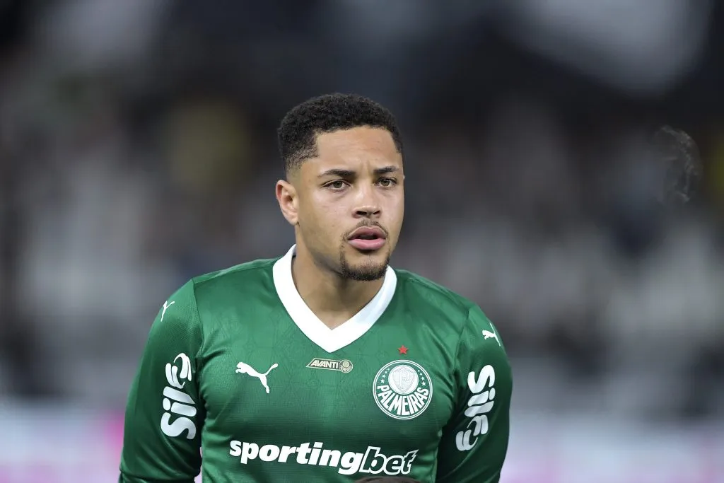 Vitor Roque jogador do Palmeiras durante partida contra o Botafogo no estadio Engenhao pelo campeonato Brasileiro A 2025. Foto: Thiago Ribeiro/AGIF