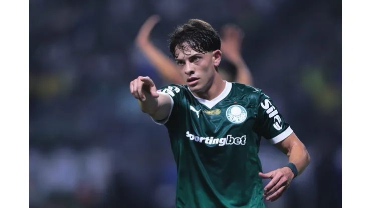 SP - SAO PAULO - 11/10/2025 - BRASILEIRO A 2025, PALMEIRAS X JUVENTUDE - Agustin Giay jogador do Palmeiras durante partida contra o Juventude no estadio Arena Allianz Parque pelo campeonato Brasileiro A 2025. Foto: Ettore Chiereguini/AGIF