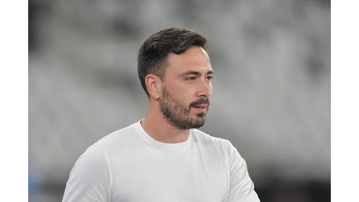 RJ - RIO DE JANEIRO - 01/10/2025 - BRASILEIRO A 2025, BOTAFOGO X BAHIA - Davide Ancelotti tecnico do Botafogo durante partida contra o Bahia no estadio Engenhao pelo campeonato Brasileiro A 2025. Foto: Thiago Ribeiro/AGIF