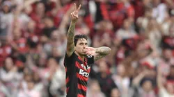 RJ - RIO DE JANEIRO - 19/10/2025 - BRASILEIRO A 2025, FLAMENGO X PALMEIRAS - Pedro jogador do Flamengo comemora seu gol durante partida contra o Palmeiras no estadio Maracana pelo campeonato Brasileiro A 2025. Foto: Thiago Ribeiro/AGIF