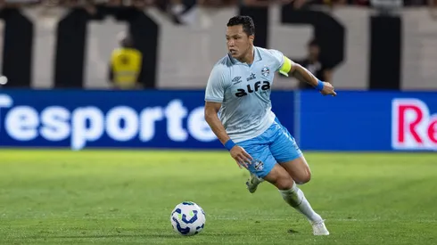 Marlon em ação pelo Grêmio - Foto: Joisel Amaral/AGIF