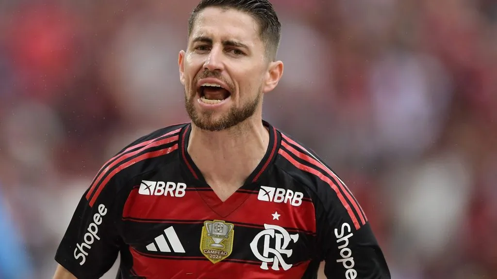 Lugano sai em defesa de Jorginho - Foto: Thiago Ribeiro/AGIF