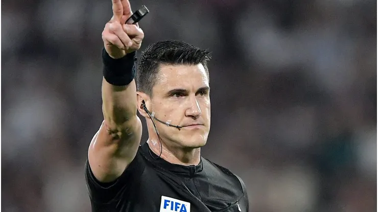 RJ - RIO DE JANEIRO - 17/07/2025 - BRASILEIRO A 2025, FLUMINENSE X CRUZEIRO - O arbitro Rafael Rodrigo Klein durante partida entre Fluminense e Cruzeiro no estadio Maracana pelo campeonato Brasileiro A 2025.