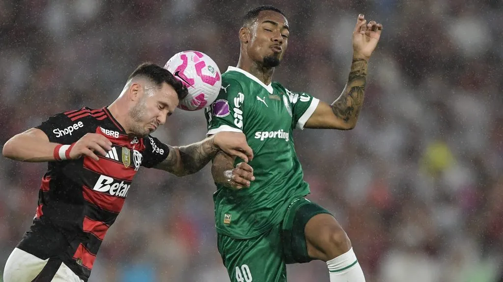 RJ – RIO DE JANEIRO – 19/10/2025 – BRASILEIRO A 2025, FLAMENGO X PALMEIRAS – Saul jogador do Flamengo durante partida contra o Palmeiras no estadio Maracana pelo campeonato Brasileiro A 2025. Foto: Thiago Ribeiro/AGIF