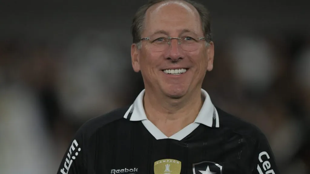 RJ – RIO DE JANEIRO – 26/07/2025 – BRASILEIRO A 2025, BOTAFOGO X CORINTHIANS – John Textor CEO do Botafogo durante partida contra o Corinthians no estadio Engenhao pelo campeonato Brasileiro A 2025. Foto: Thiago Ribeiro/AGIF