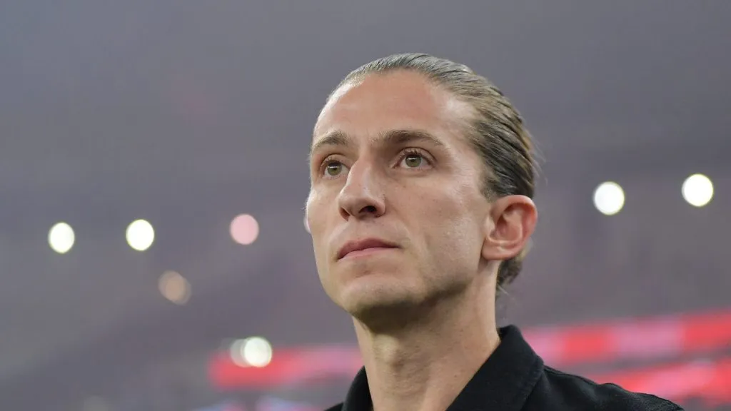 Foto: Thiago Ribeiro/AGIF – Filipe Luís prepara lista de saídas no elenco em dezembro.