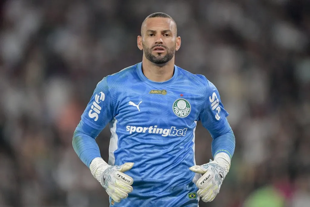 Weverton goleiro do Palmeiras durante partida contra o Fluminense no estádio Maracanã pelo campeonato Brasileiro A 2025 – Foto: Thiago Ribeiro/AGIF