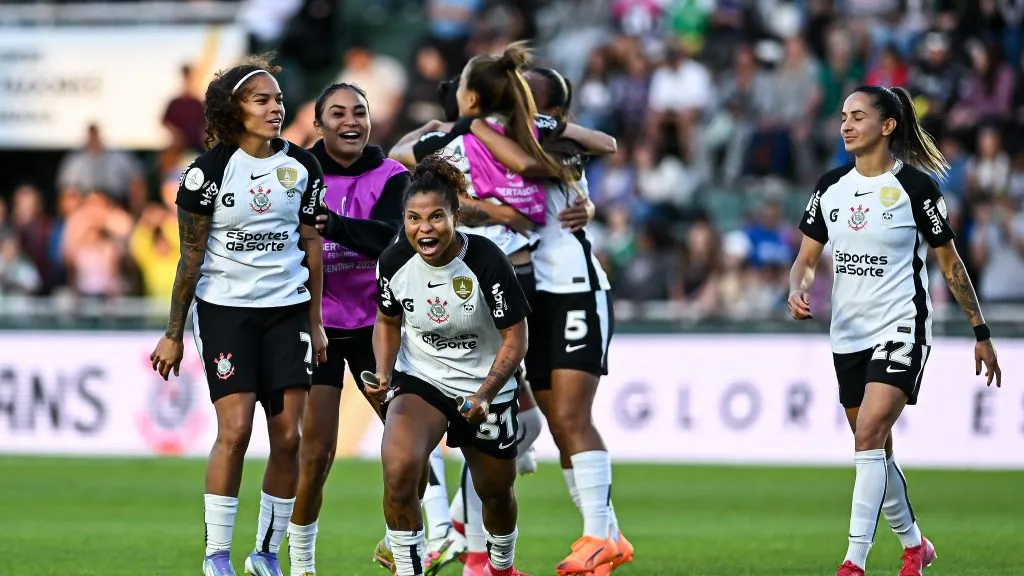Jogadoras do Corinthians em campo na Libertadores Feminina 2025