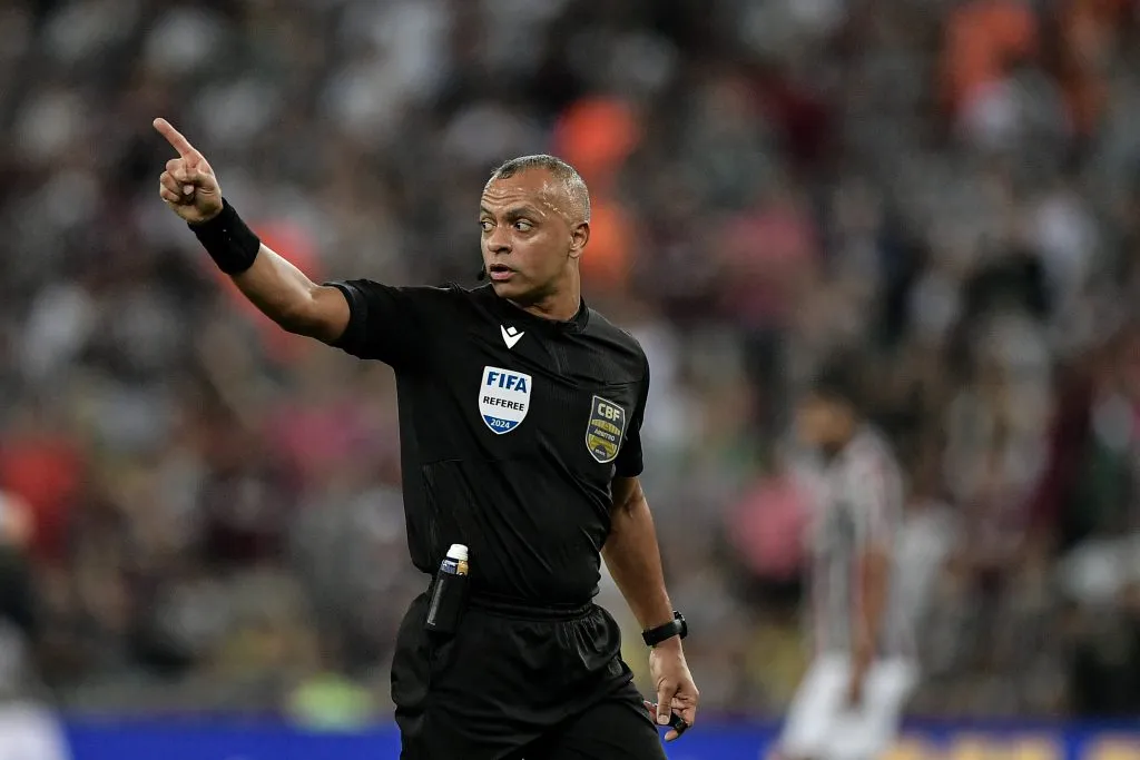 Wilton Pereira Sampaio foi bastante criticado após o jogo. Foto: Thiago Ribeiro/AGIF