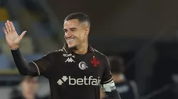 Coutinho aplica caneta em Canobbio em Vasco x Fluminense - (Photo by Wagner Meier/Getty Images)