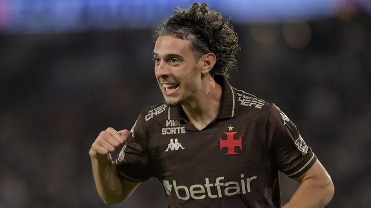 Nuno Moreira jogador do Vasco comemora seu gol durante partida contra o Fluminense - Foto: Thiago Ribeiro/AGIF