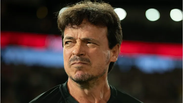 Fernando Diniz tem "treta" com Freytes filmada em Vasco x Fluminense.