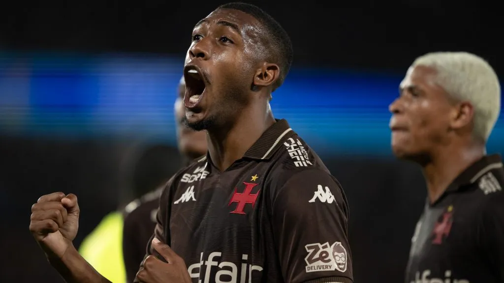 Rayan comemora seu gol durante partida contra o Fluminense – Foto: Jorge Rodrigues/AGIF