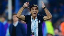 Gustavo Costas aqueceu a torcida antes de Racing x Flamengo - Foto: Marcelo Endelli/Getty Images