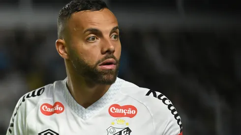 Guilherme não vive bom momento no Santos – Foto: Jota Erre/AGIF