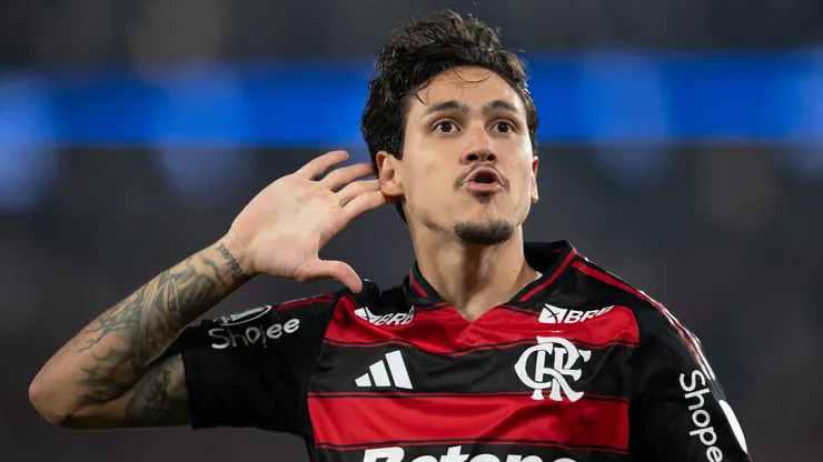RJ - RIO DE JANEIRO - 18/09/2025 - COPA LIBERTADORES 2025, FLAMENGO X ESTUDIANTES - Pedro jogador do Flamengo comemora seu gol durante partida contra o Estudiantes no estadio Maracana pelo campeonato Copa Libertadores 2025. Foto: Jorge Rodrigues/AGIF