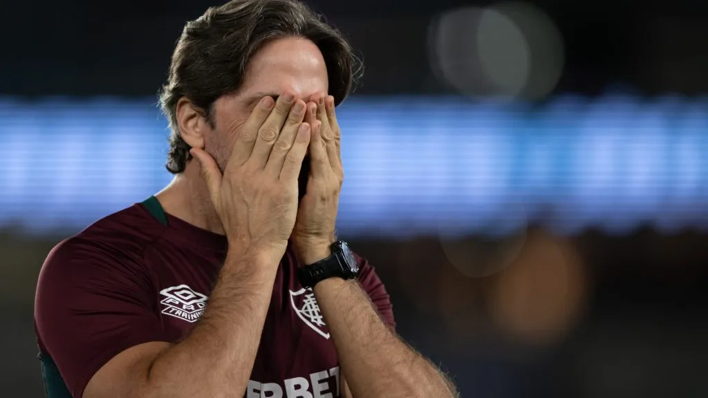 Zubeldía durante a partida entre Vasco x Fluminense – Foto: Jorge Rodrigues/AGIF