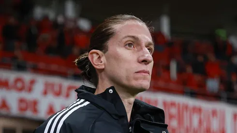 Filipe Luís durante jogo no Beira-Rio.