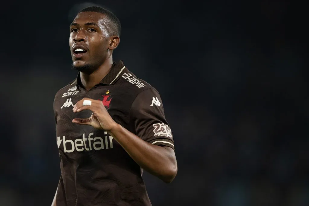 Rayan em gol marcado pelo Vasco – Foto: Jorge Rodrigues/AGIF