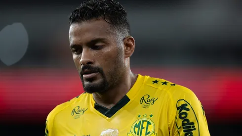 Reinaldo, em alta no Mirassol, quase foi parar no Santos no início do ano