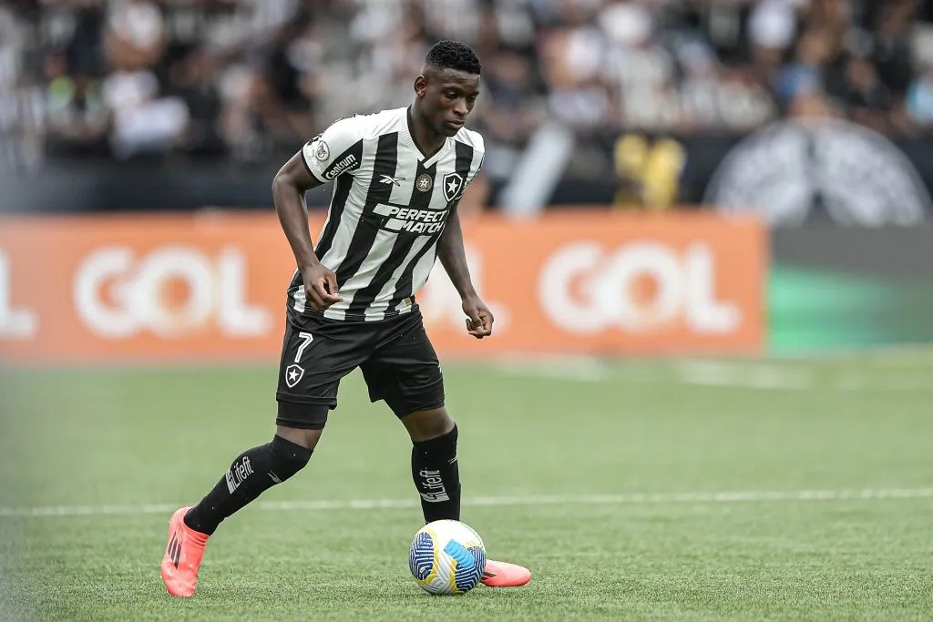 -Luiz Henrique jogador do Botafogo durante partida contra o Sao Paulo – Foto: Thiago Ribeiro/AGIF