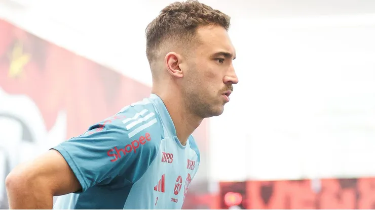 Léo Ortiz está tentando acelerar recuperação. Foto: Gilvan de Souza/Flamengo