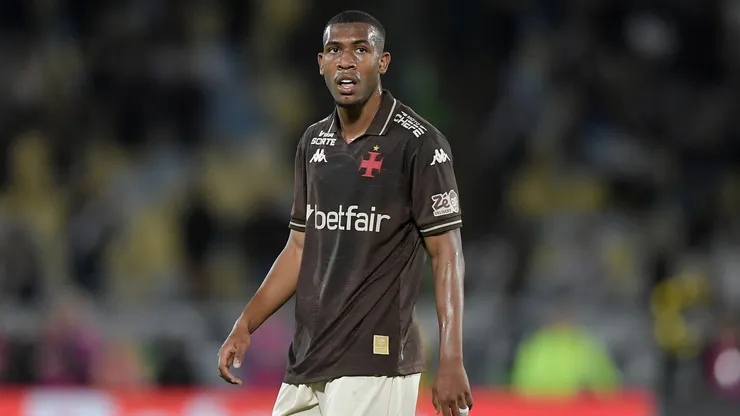 Rayan durante duelo entre Vasco x Fluminense - Foto: Thiago Ribeiro/AGIF