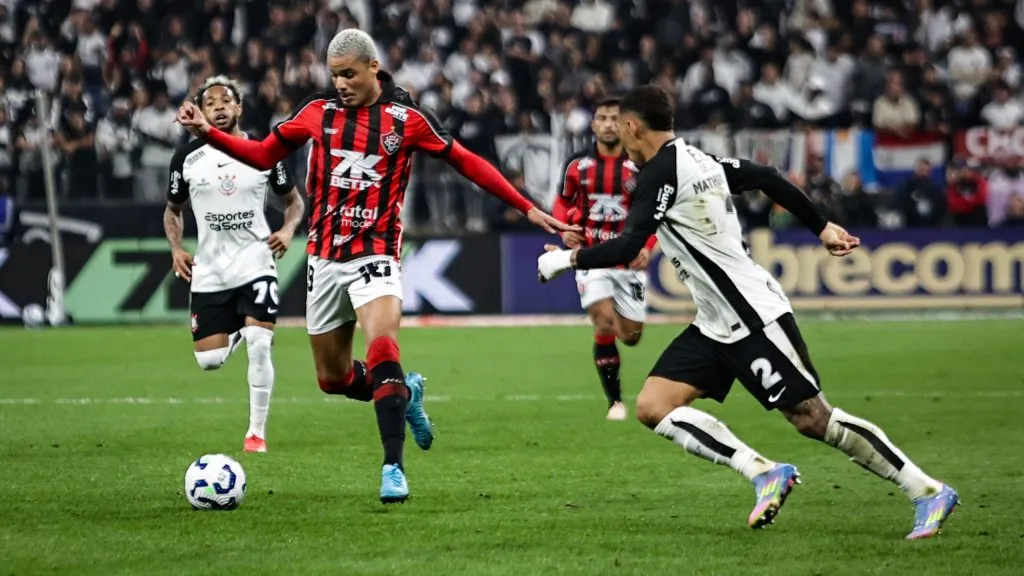 Vitória x Corinthians se enfrentam pelo Campeonato Brasileiro A 2025. Foto: Fabio Giannelli/AGIF