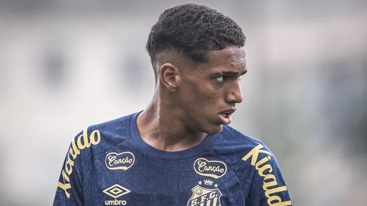Souza chama atenção da comissão técnica e acirra disputa na lateral do Santos — Foto FlickrSantosFC