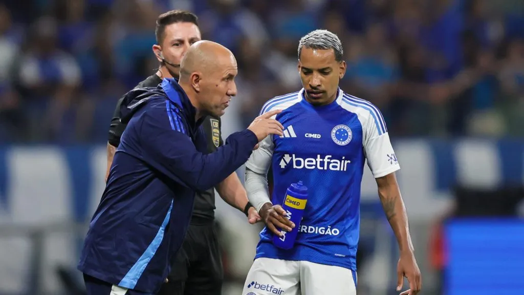 Leonardo Jardim pode pesar para a permanência de Matheus Pereira no Cruzeiro – Foto: Gilson Lobo/AGIF