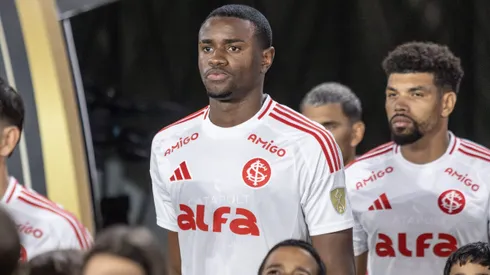 RJ - RIO DE JANEIRO - 13/08/2025 - COPA LIBERTADORES 2025, FLAMENGO X INTERNACIONAL - Ricardo Mathias jogador do Internacional durante partida contra o Flamengo no estadio Maracana pelo campeonato Copa Libertadores 2025. Foto: Lucas Gabriel Cardoso/AGIF