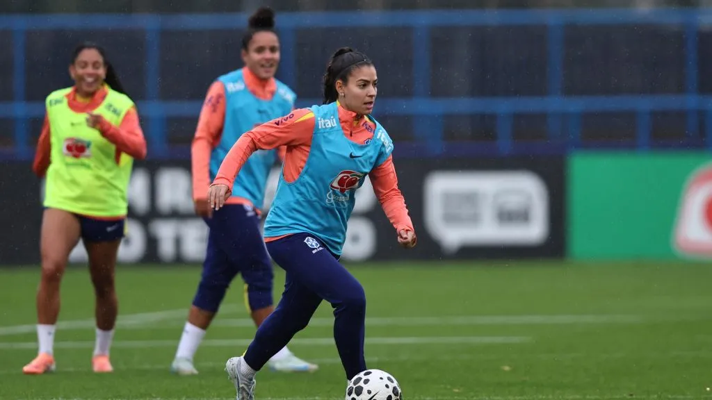 Angelina jogadora da Seleção Brasileira