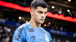 Brazão vem de falhas importantes - Foto: Raul Baretta/Santos FC.