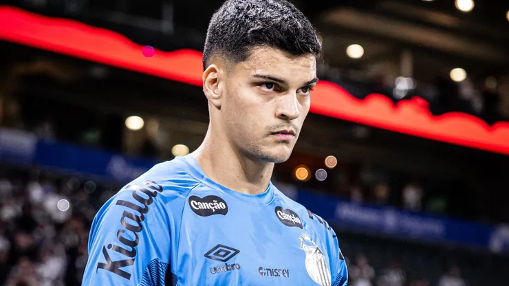 Brazão vem de falhas importantes - Foto: Raul Baretta/Santos FC.