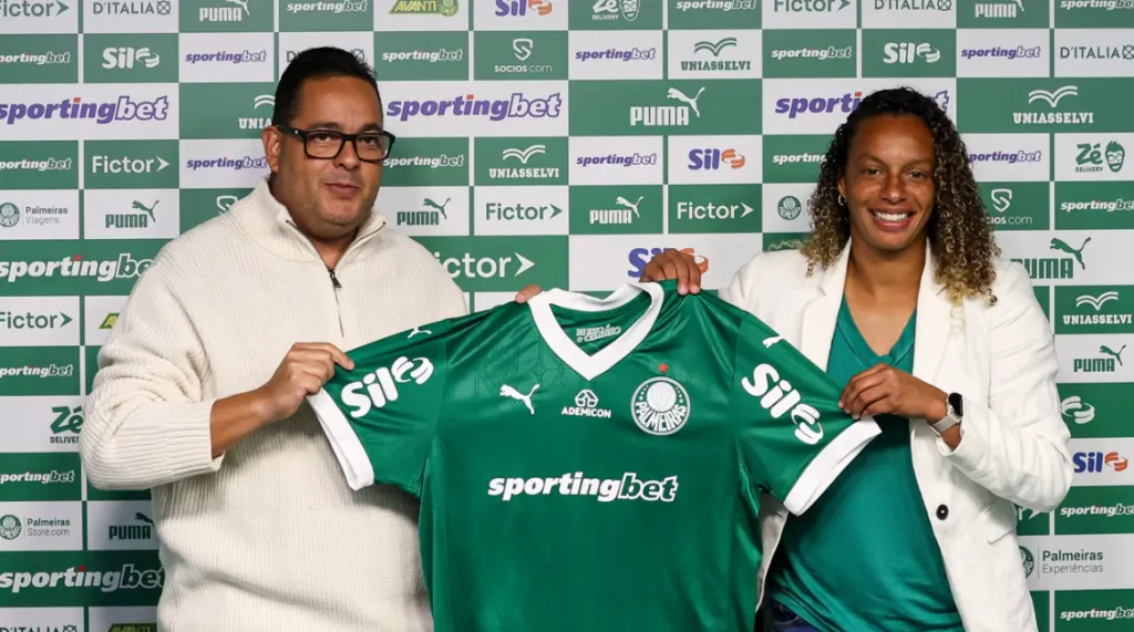 Treinadora Rosana Augusto em apresentação no Palmeiras