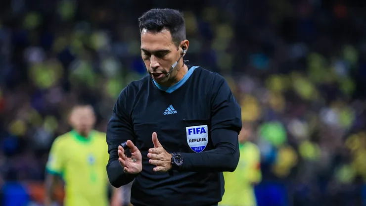 SP - SAO PAULO - 10/06/2025 - ELIMINATORIAS COPA DO MUNDO 2026, SELECAO BRASILEIRA X PARAGUAI - O arbitro Jesus Valenzuela durante partida entre Selecao Brasileira e Paraguai no estadio Arena Corinthians pelo campeonato Eliminatorias Copa Do Mundo 2026. Foto: Fabio Giannelli/AGIF