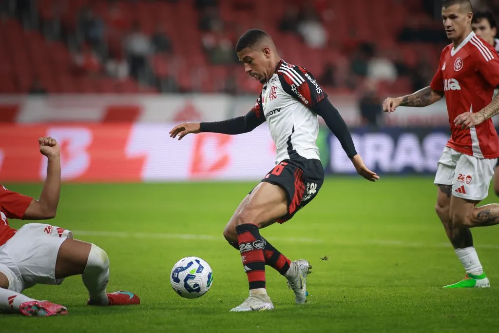 Samuel Lino aparece entre principais dribladores do mundo em lista. Foto: Maxi Franzoi/AGIF