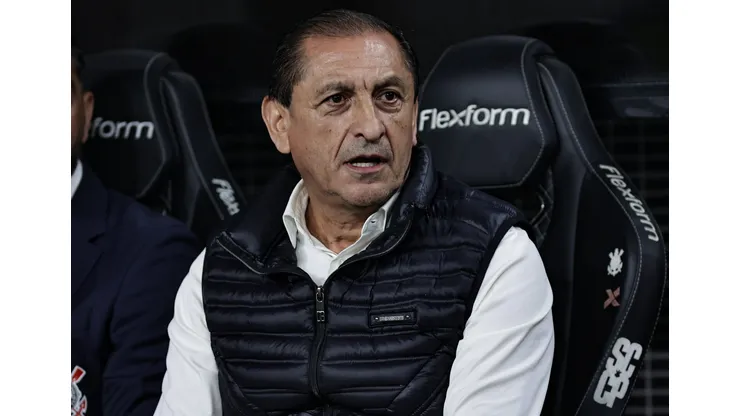 SP - SAO PAULO - 16/04/2025 - BRASILEIRO A 2025, CORINTHIANS X FLUMINENSE - Ramon Diaz tecnico do Corinthians durante partida contra o Fluminense no estadio Arena Corinthians pelo campeonato Brasileiro A 2025. Foto: Fabio Giannelli/AGIF