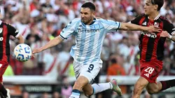 Adrian Martínez, atacante do Racing em partida pelo campeonato argentino (Foto: Luciano Bisbal/Getty Images)