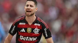 RJ - RIO DE JANEIRO - 19/10/2025 - BRASILEIRO A 2025, FLAMENGO X PALMEIRAS - Jorginho jogador do Flamengo comemora seu gol durante partida contra o Palmeiras no estadio Maracana pelo campeonato Brasileiro A 2025. Foto: Thiago Ribeiro/AGIF
