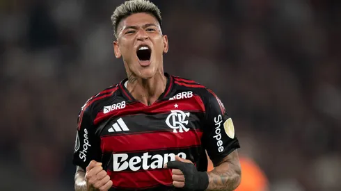 RJ - RIO DE JANEIRO - 22/10/2025 - COPA LIBERTADORES 2025, FLAMENGO X RACING - Carrascal jogador do Flamengo comemora seu gol durante partida contra o Racing no estadio Maracana pelo campeonato Copa Libertadores 2025. Foto: Jorge Rodrigues/AGIF