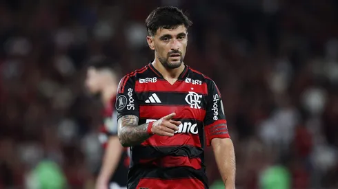 De Arrascaeta, meia-atacante do Flamengo em partida pelo campeonato brasileiro (Foto: Wagner Meier/Getty Images)