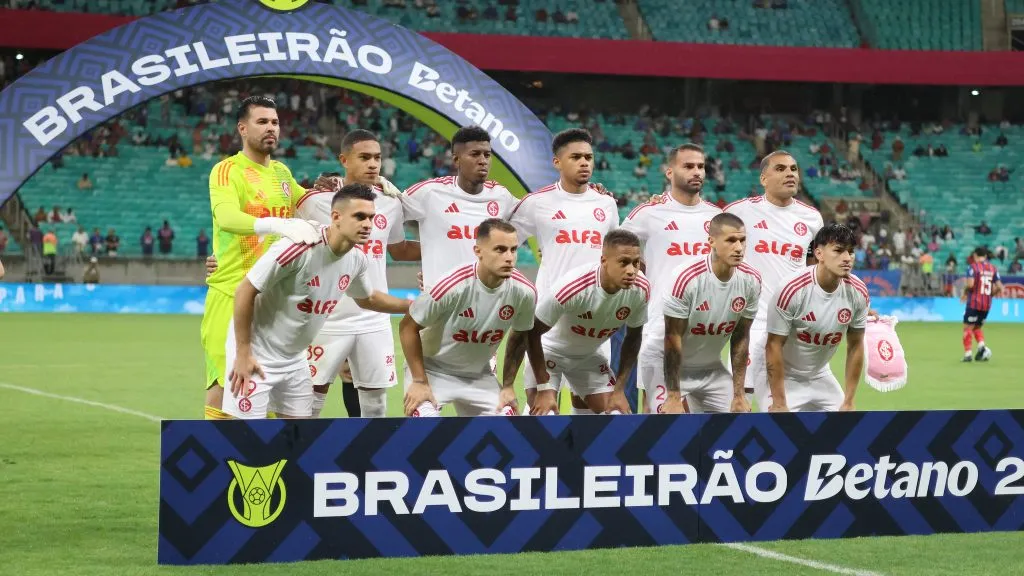 Time titular do Colorado posa para foto na Arena Fonte Nova – Foto: Ricardo Duarte / Internacional