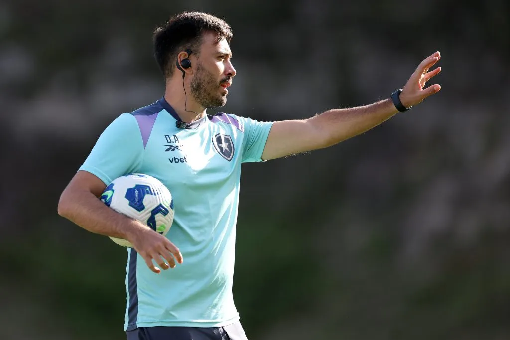 Davide Ancelotti não vem aproveitando Mastriani (Vitor Silva/Botafogo)