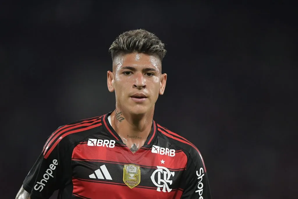 Carrascal jogador do Flamengo durante partida contra o Vitoria no estadio Maracana pelo campeonato Brasileiro A 2025. Foto: Thiago Ribeiro/AGIF