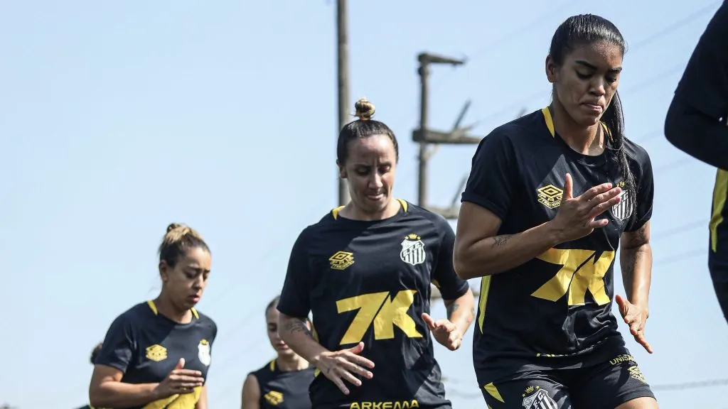 Jogadoras do Santos em treinamento