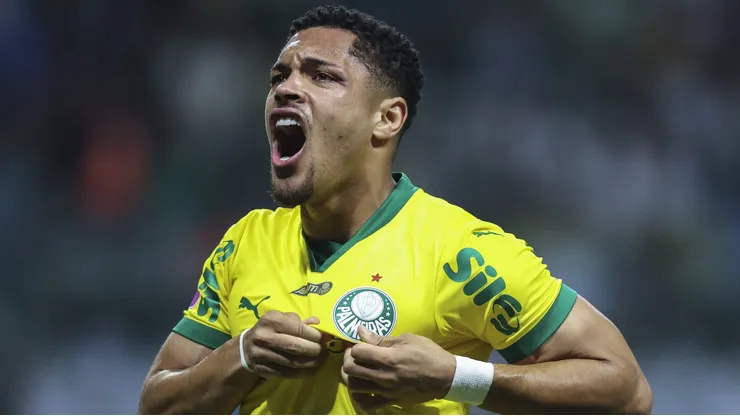 Vitor Roque está em alta no mercado da bola e pode acabar saindo em breve